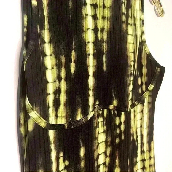 Forever 21 Neon Green w/Black Stretchy Mini Dress, Size S in Like New Condition - Picture 2 of 4